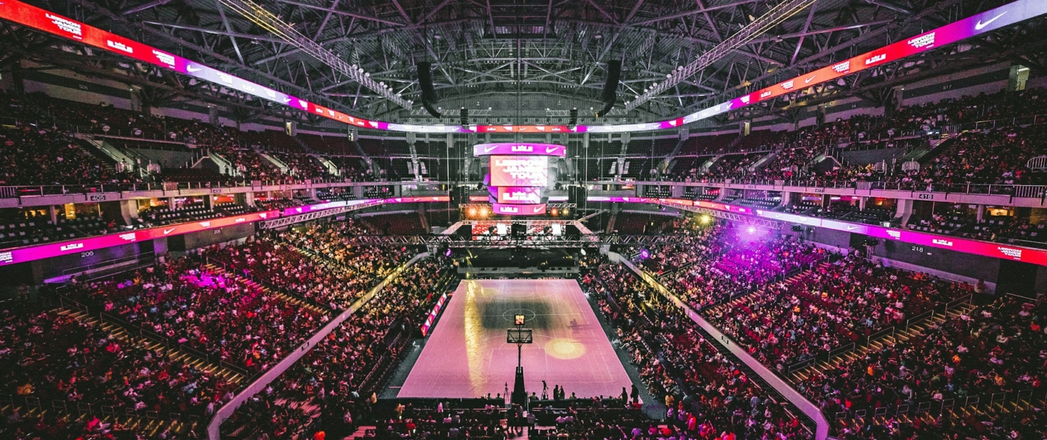 people inside the basketball court